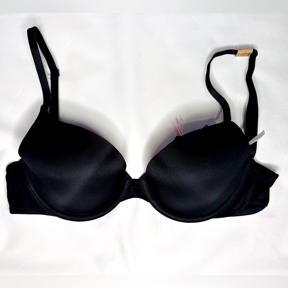 PINK Wear Everywhere T-Shirt Lightly Lined Bra in Black